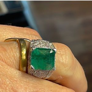 14k CHUNKY Emerald Diamonds Ring
